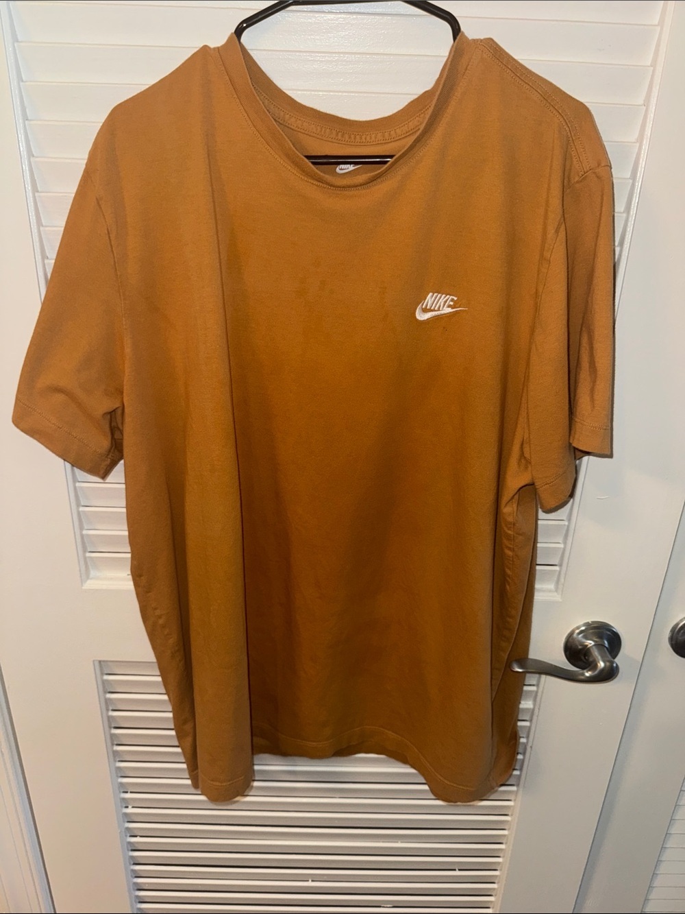 Nike Men’s Short Sleeve Crew Tee in Light Brown with White Logo